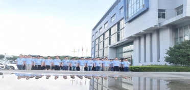 軍訓(xùn)，將我們擰成一股繩